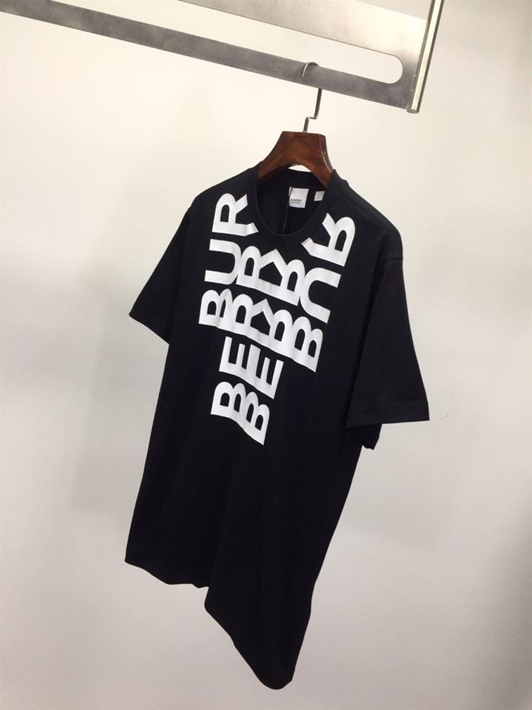BURBERRY LOGO PRINT COTTON OVERSIZED T-SHIRT IN BLACK – BRS003