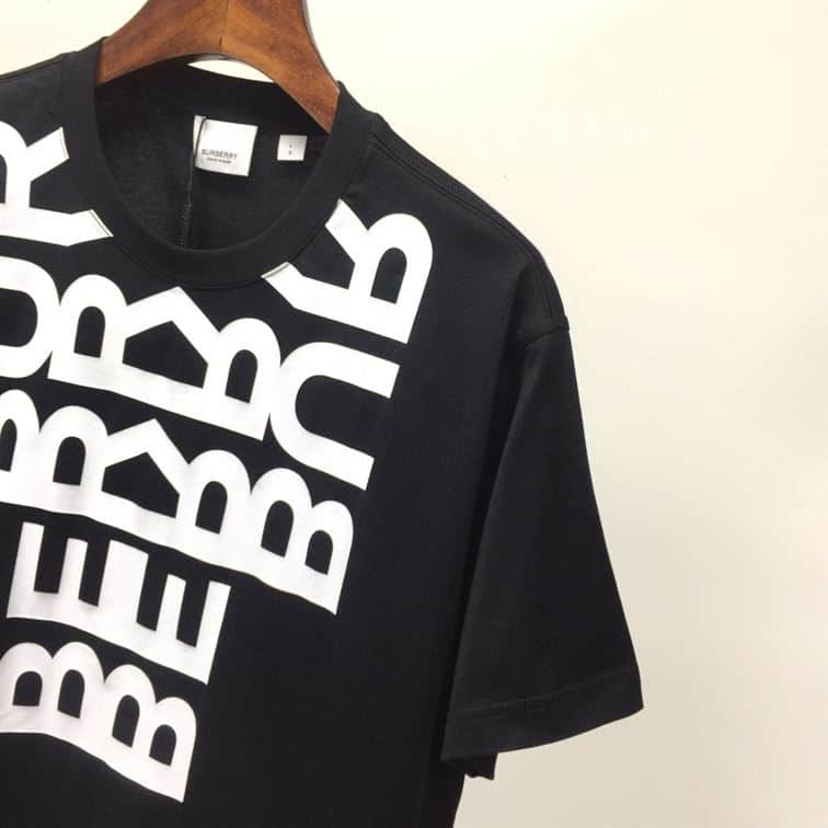BURBERRY LOGO PRINT COTTON OVERSIZED T-SHIRT IN BLACK – BRS003