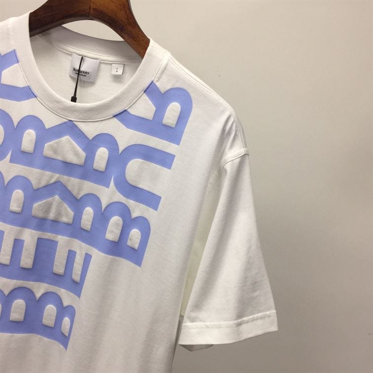 BURBERRY LOGO PRINT COTTON OVERSIZED T-SHIRT IN WHITE/BLUE – BRS005