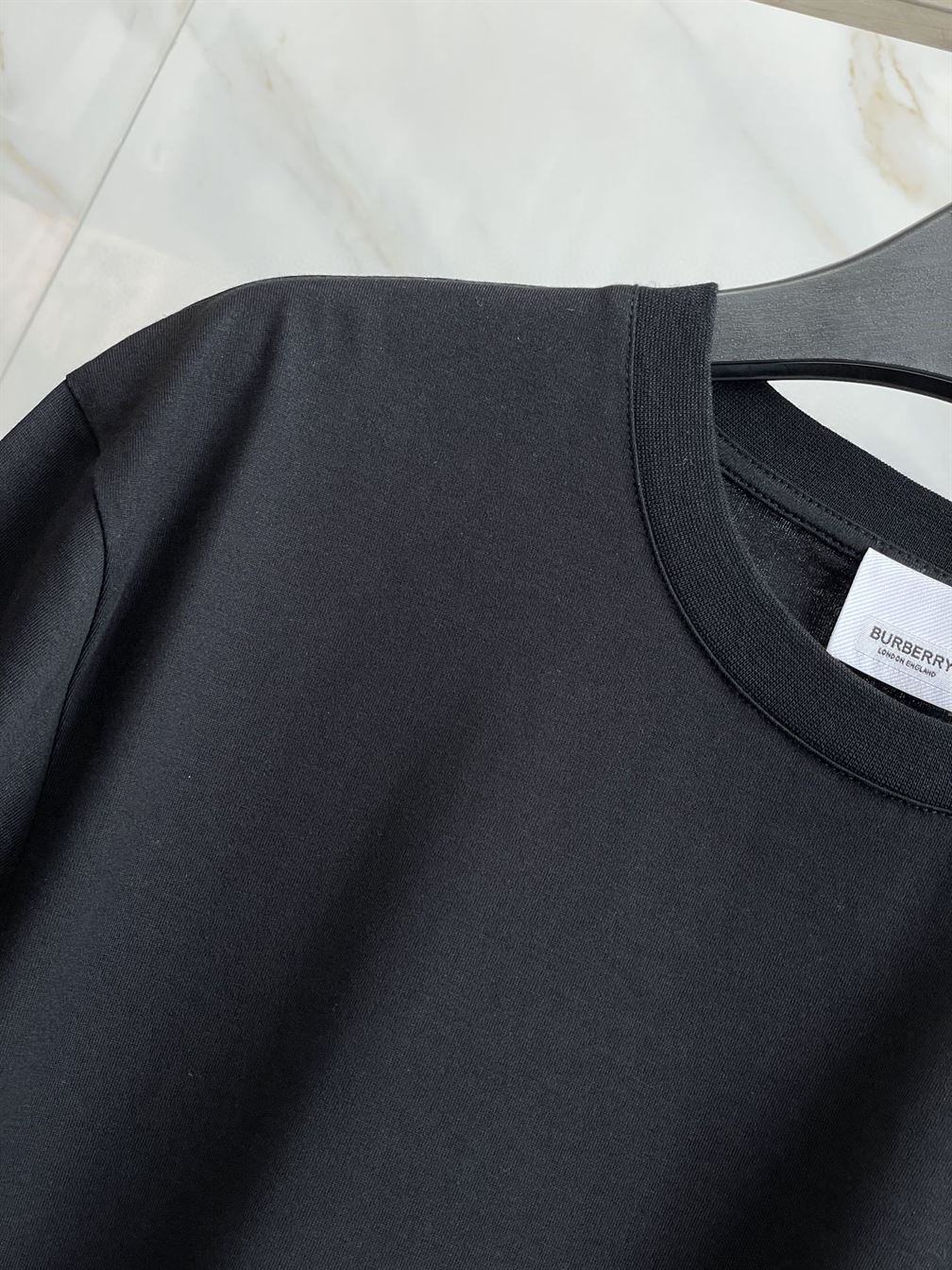 BURBERRY LOGO PRINT COTTON T-SHIRT – BRS032