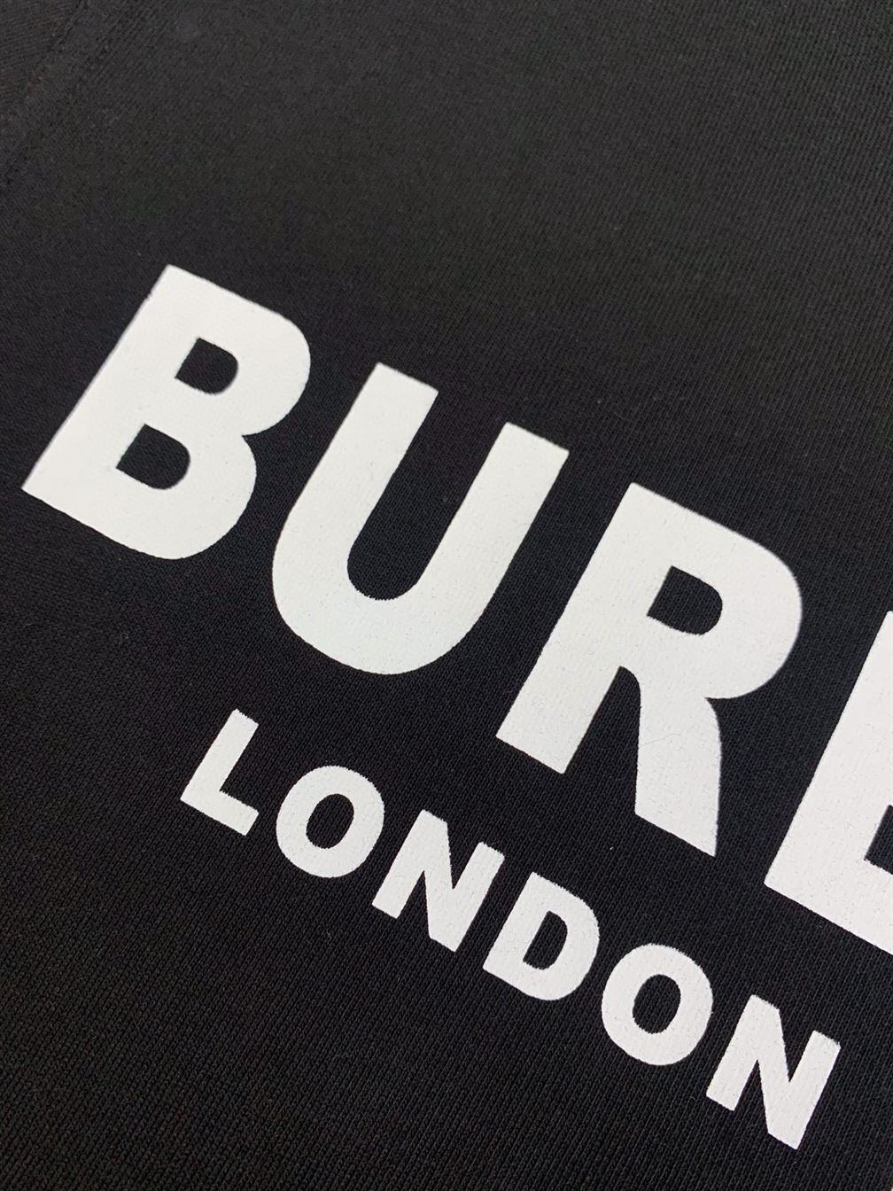 BURBERRY LOGO PRINT COTTON T-SHIRT IN BLACK – BRS008