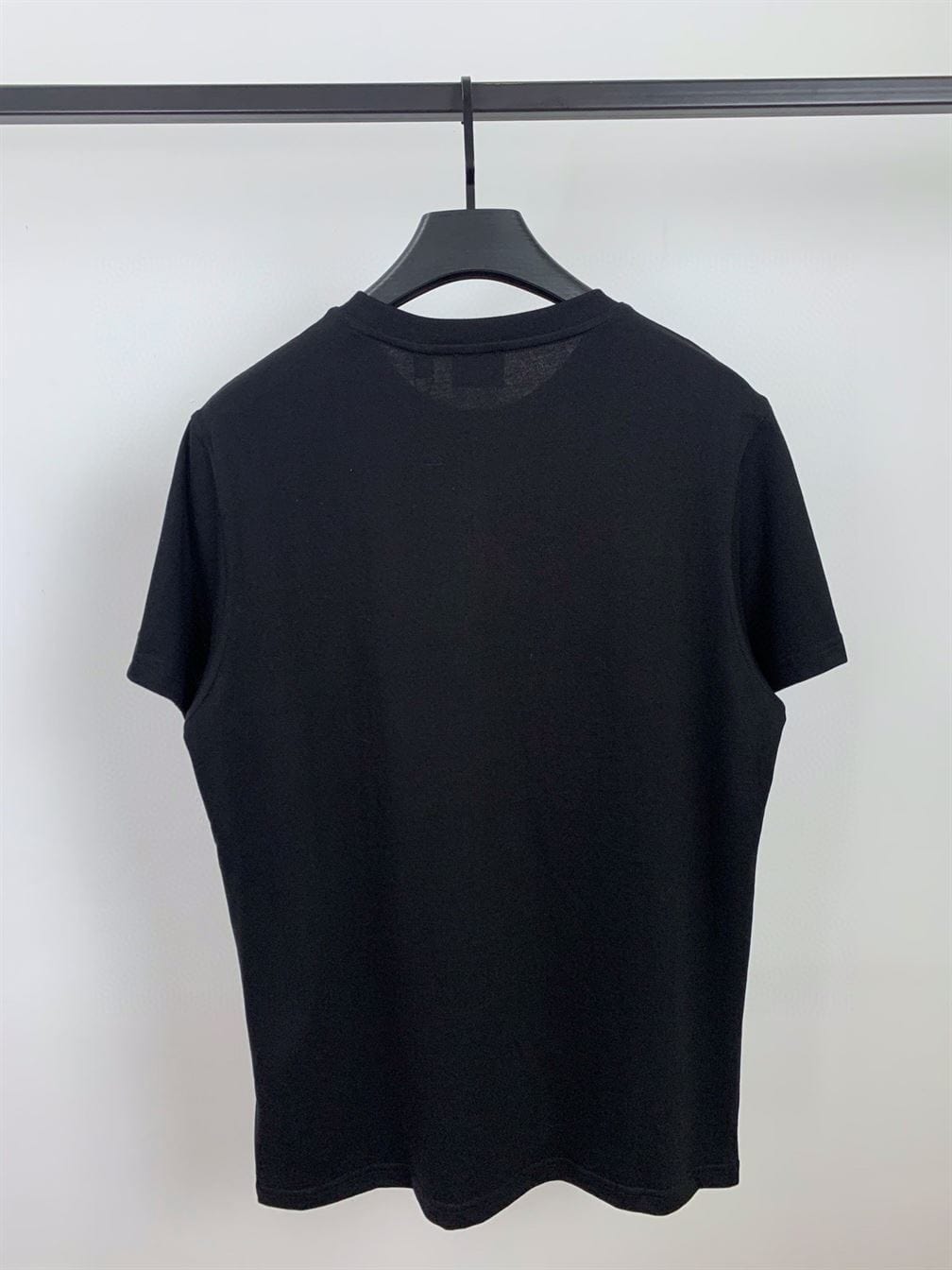 BURBERRY LOGO PRINT COTTON T-SHIRT IN BLACK – BRS008