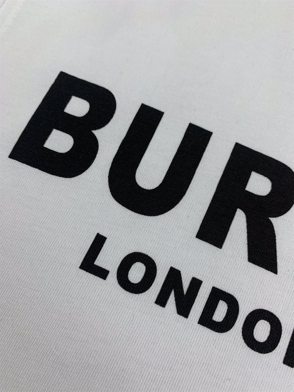 BURBERRY LOGO PRINT COTTON T-SHIRT IN WHITE – BRS009
