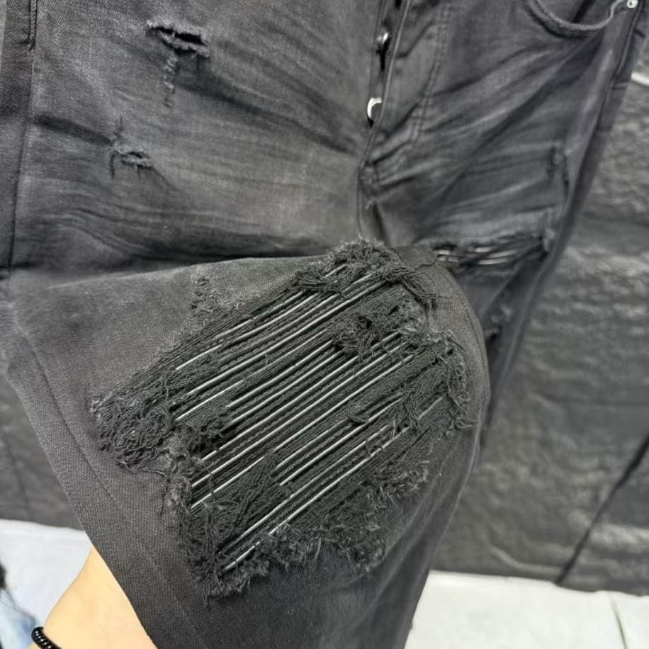 Amiri Ripp Black Patch-Detail Jeans – AMIJ021