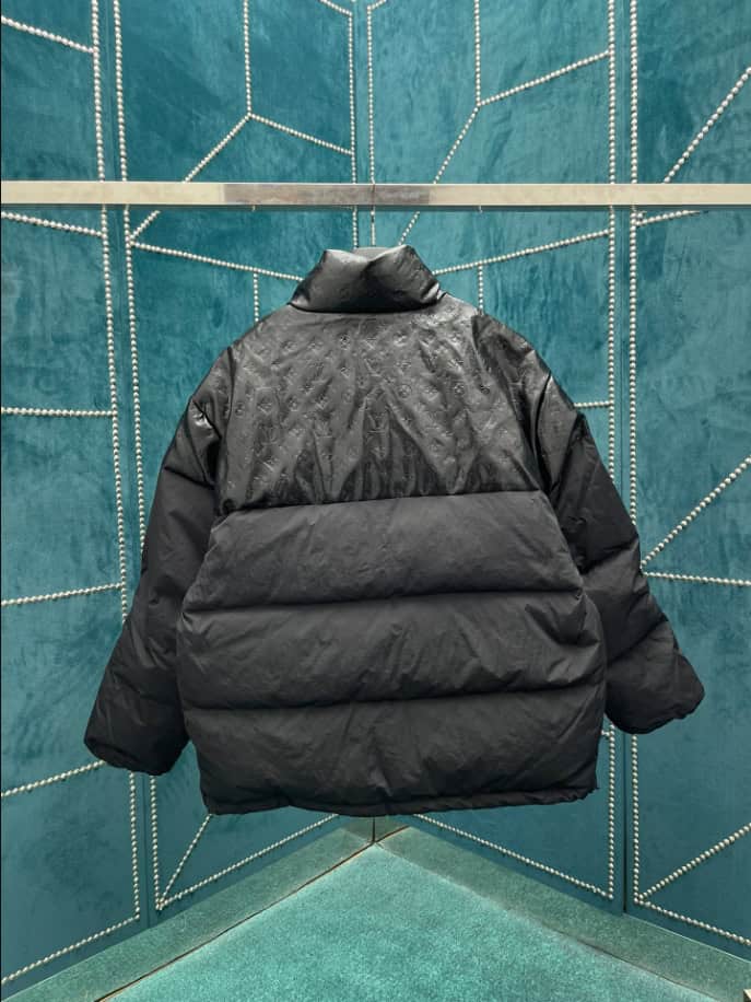 LOUIS VUITTON BLACK COAT – LVC043