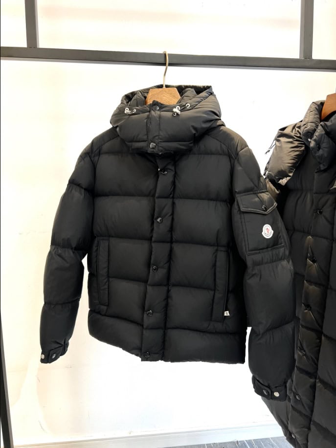 MONCLER Logo-Appliquéd Quilted Hooded Down Coat – MC146
