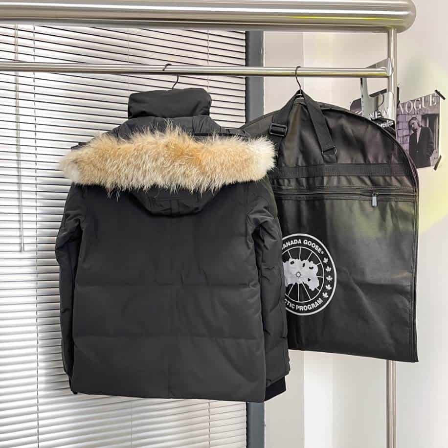 Canada Goose Black Wyndham Parka Jacket – CN37