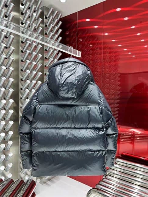 CANADA GOOSE CROFTON PUFFER BLACK LABEL – CN26