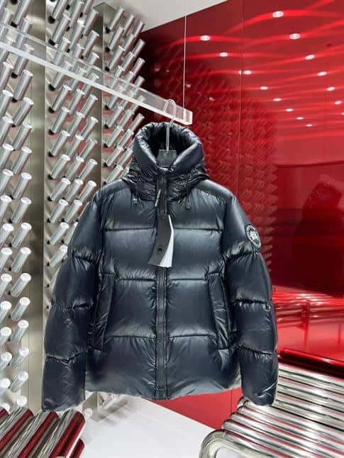 CANADA GOOSE CROFTON PUFFER BLACK LABEL – CN26