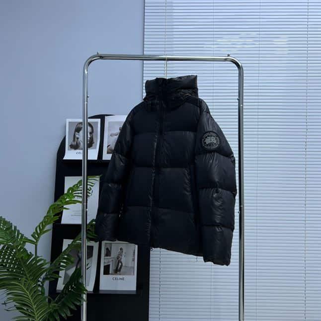 CANADA GOOSE CROFTON PUFFER JACKET – CN17
