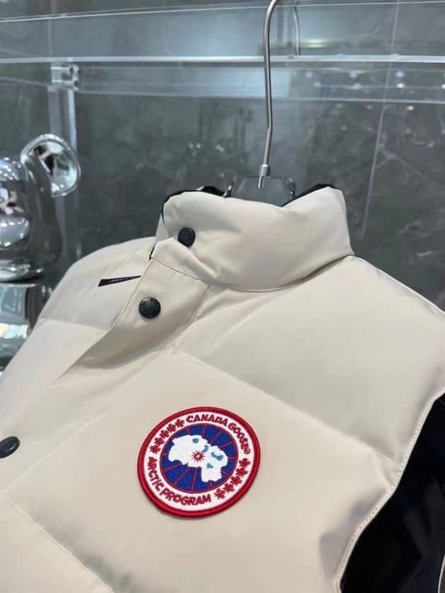 CANADA GOOSE FREESTYLE QUILTED ARTIC-TECH GILET – CN10