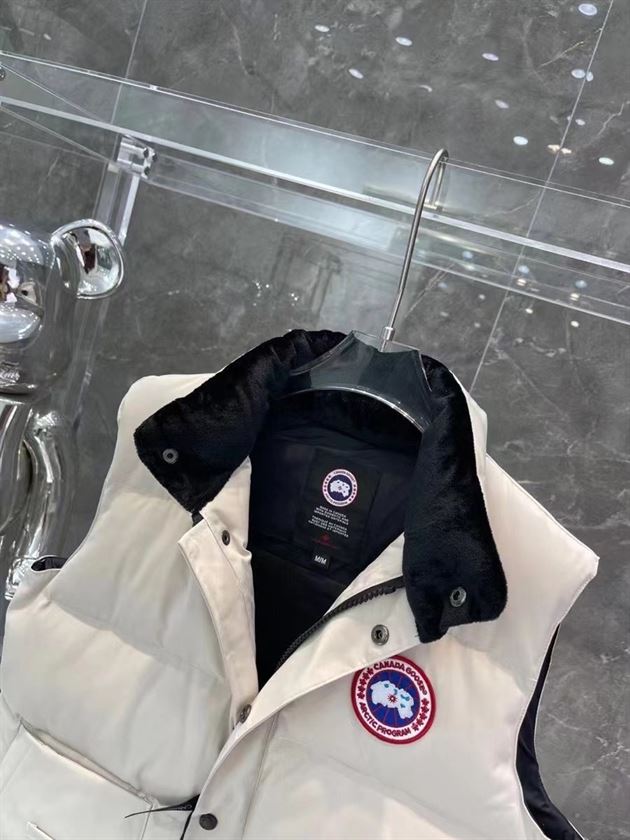 CANADA GOOSE FREESTYLE QUILTED ARTIC-TECH GILET – CN10