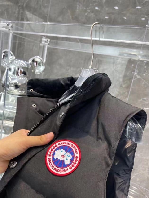 CANADA GOOSE FREESTYLE QUILTED ARTIC-TECH GILET – CN11