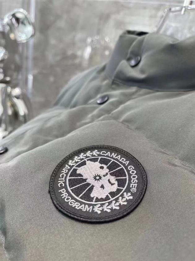 CANADA GOOSE FREESTYLE QUILTED ARTIC-TECH GILET – CN12