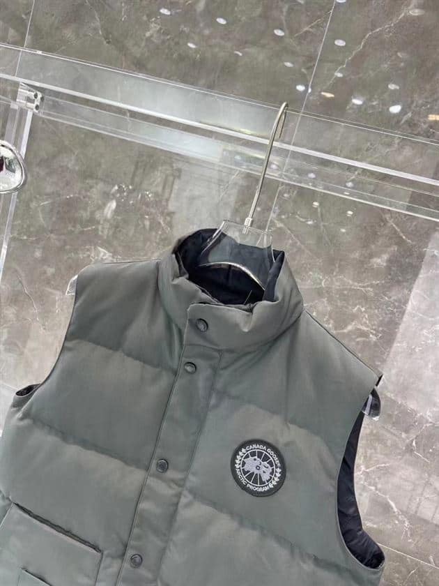 CANADA GOOSE FREESTYLE QUILTED ARTIC-TECH GILET – CN12