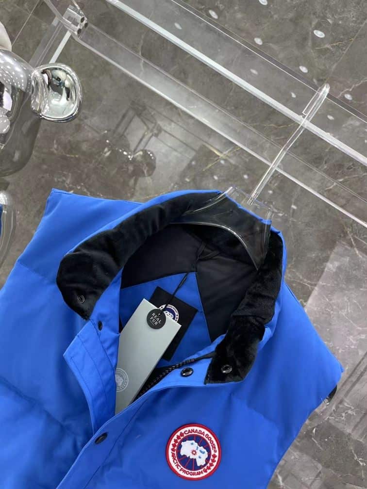 CANADA GOOSE FREESTYLE QUILTED ARTIC-TECH GILET – CN13