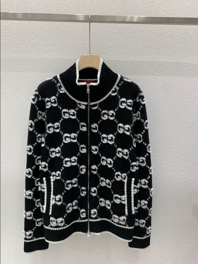 GUCCI Bouclé Stitch Jacquard Black Knitwear – GCK053
