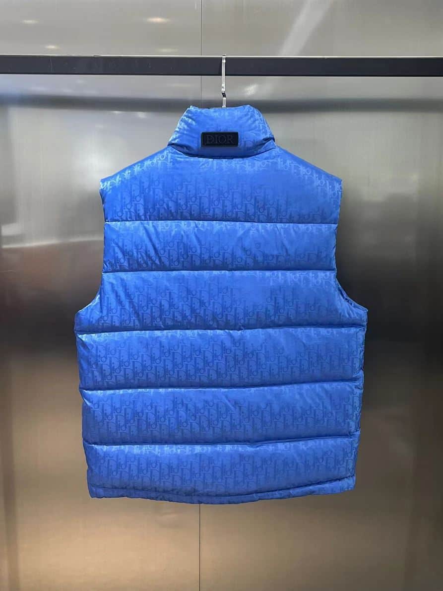 DIOR OBLIQUE SLEEVELESS DOWN JACKET – DRC013