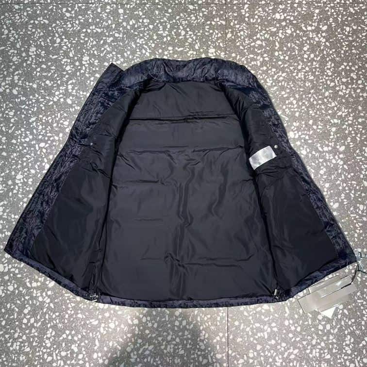 DIOR OBLIQUE SLEEVELESS DOWN JACKET – DRC014