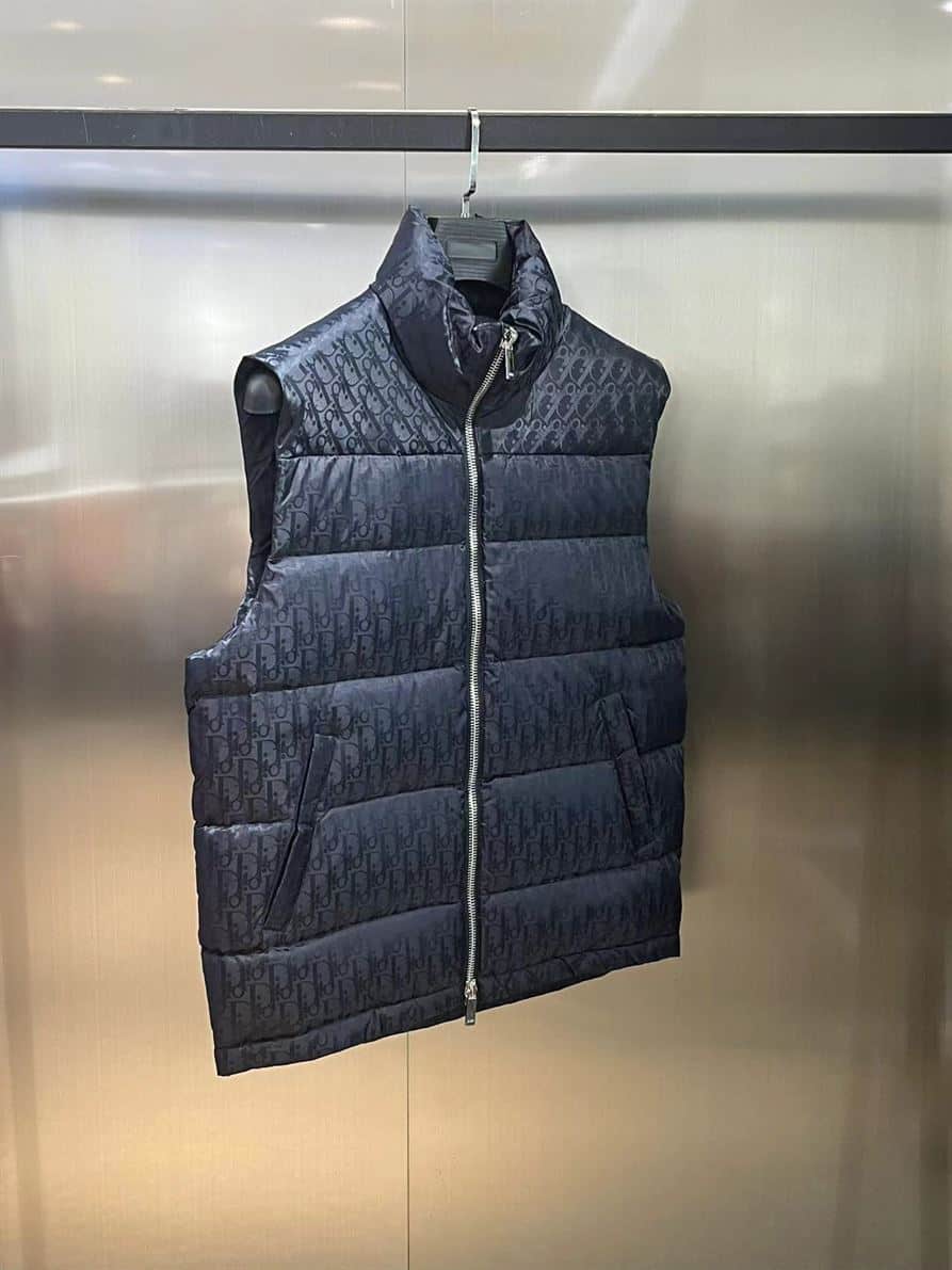 DIOR OBLIQUE SLEEVELESS DOWN JACKET – DRC014