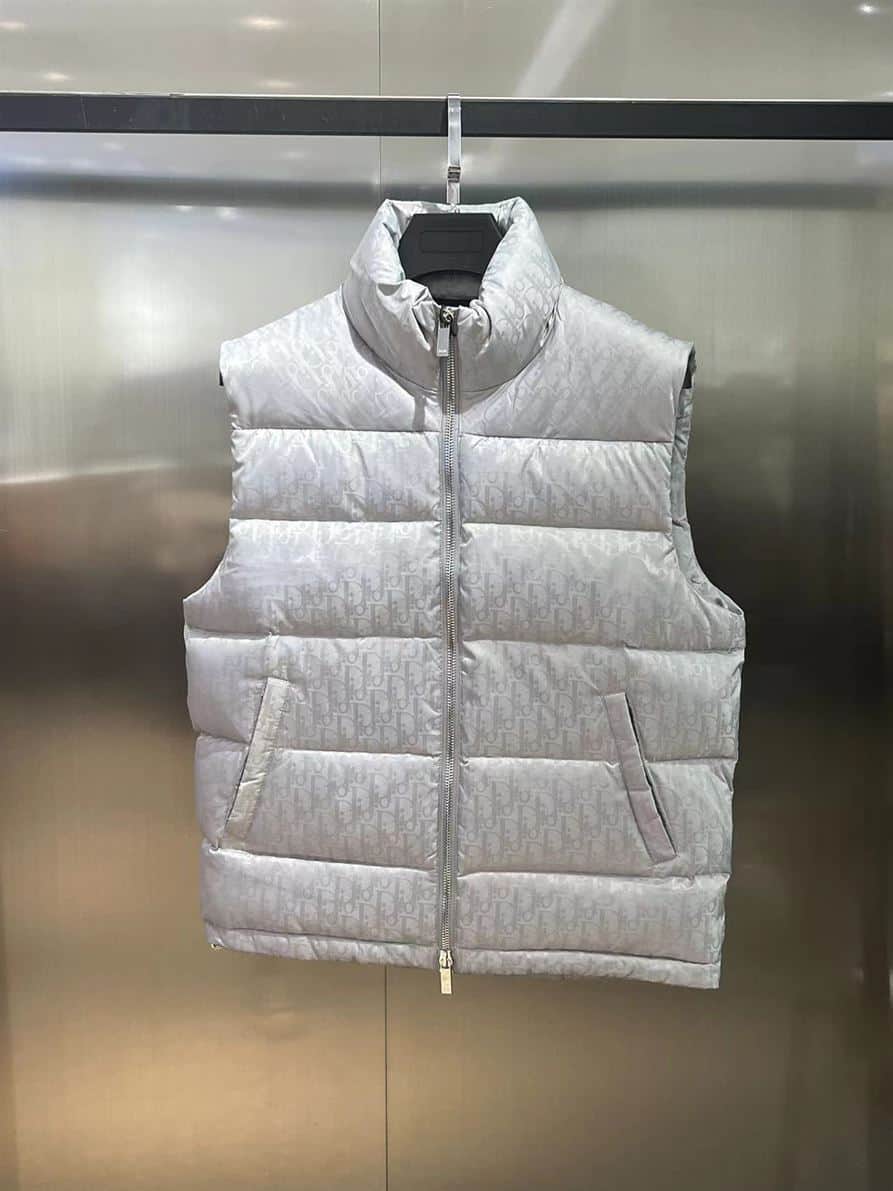 DIOR OBLIQUE SLEEVELESS DOWN JACKET – DRC015