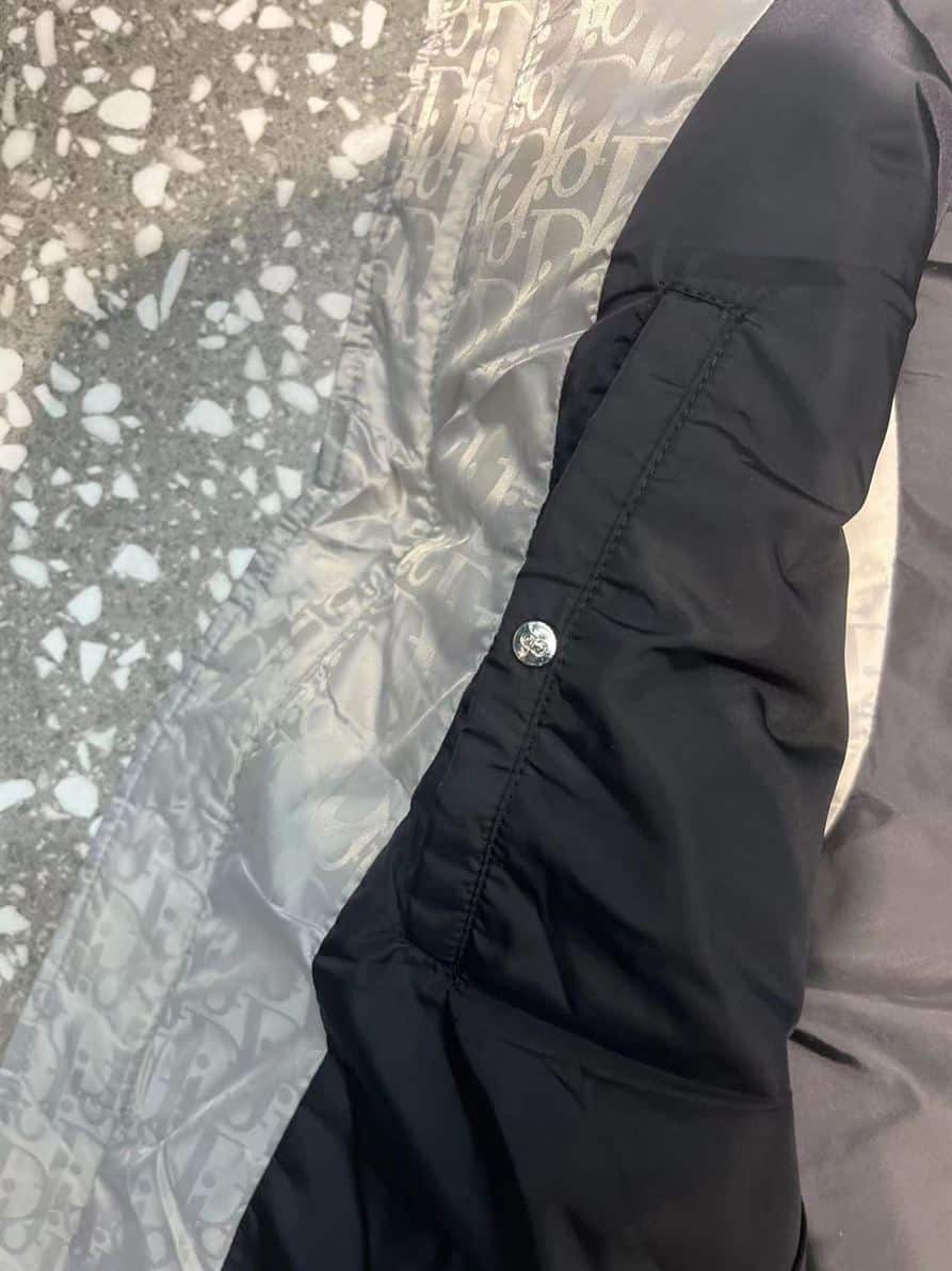 DIOR OBLIQUE SLEEVELESS DOWN JACKET – DRC015