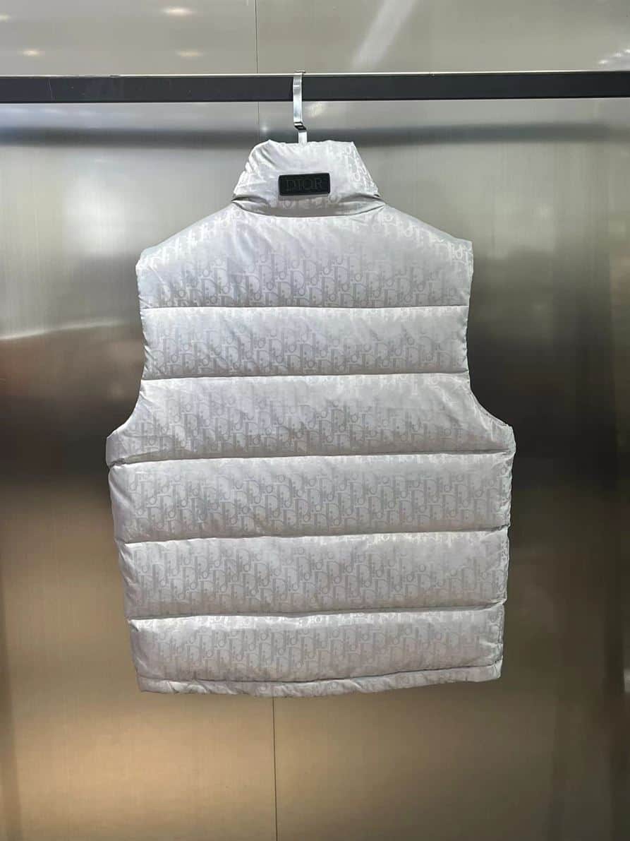 DIOR OBLIQUE SLEEVELESS DOWN JACKET – DRC015