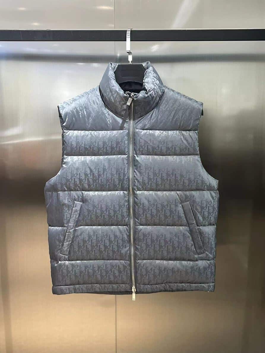 DIOR OBLIQUE SLEEVELESS DOWN JACKET – DRC016