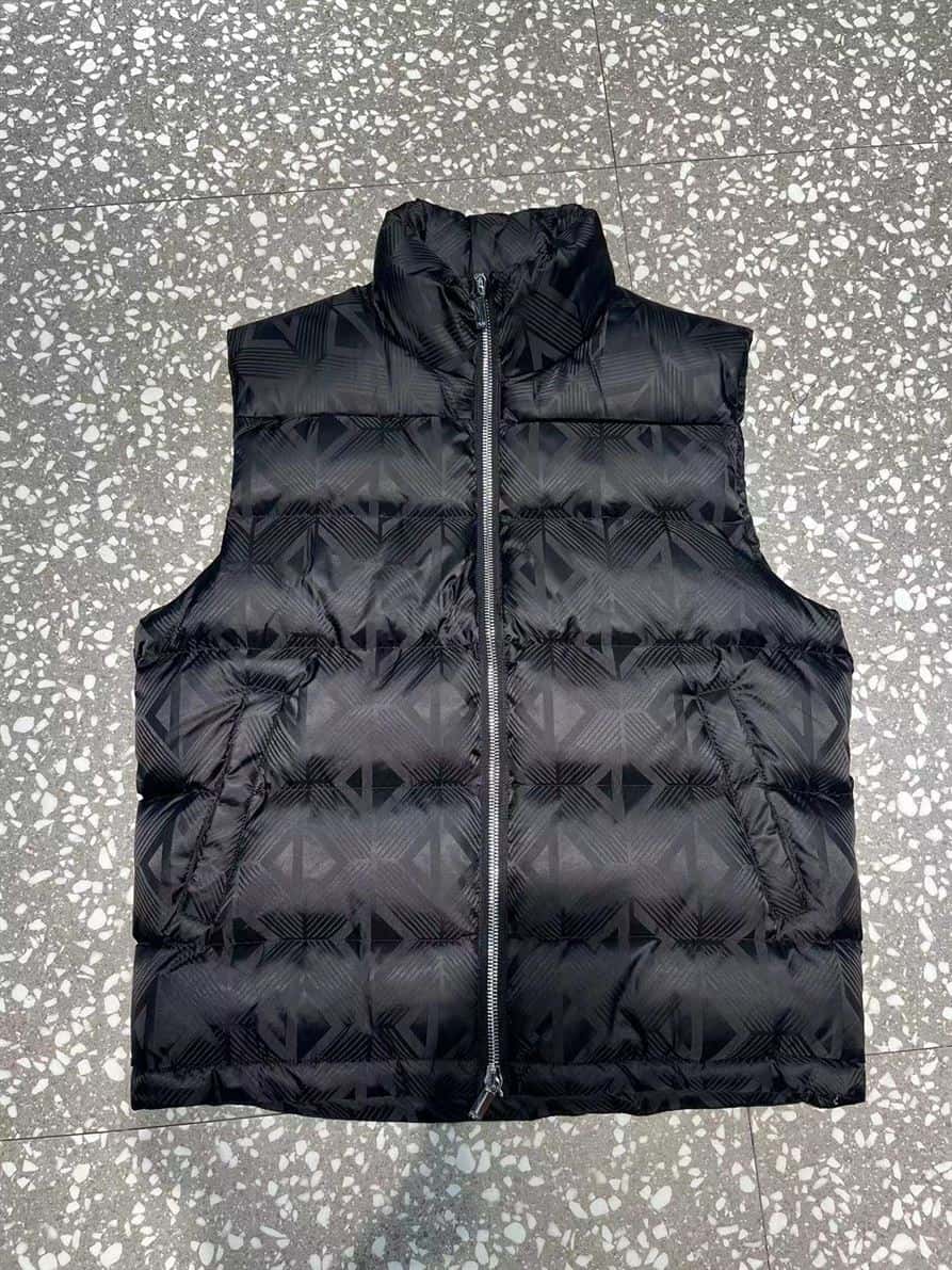 DIOR SLEEVELESS DOWN JACKET – DRC017