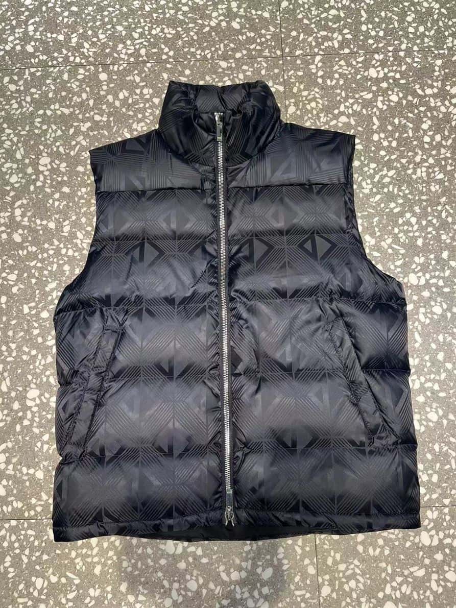 DIOR SLEEVELESS DOWN JACKET – DRC018