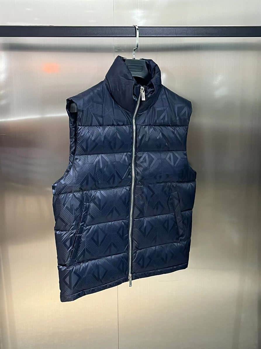 DIOR SLEEVELESS DOWN JACKET – DRC018