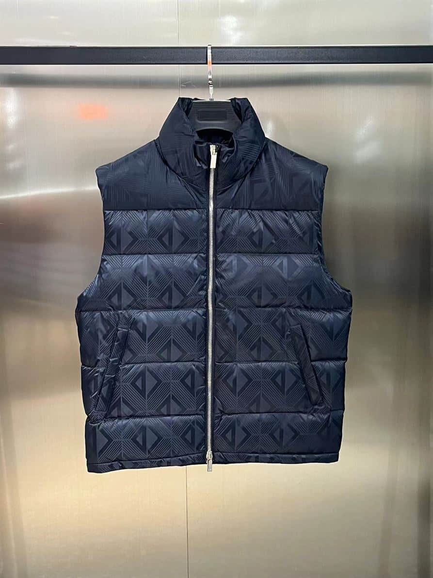DIOR SLEEVELESS DOWN JACKET – DRC018