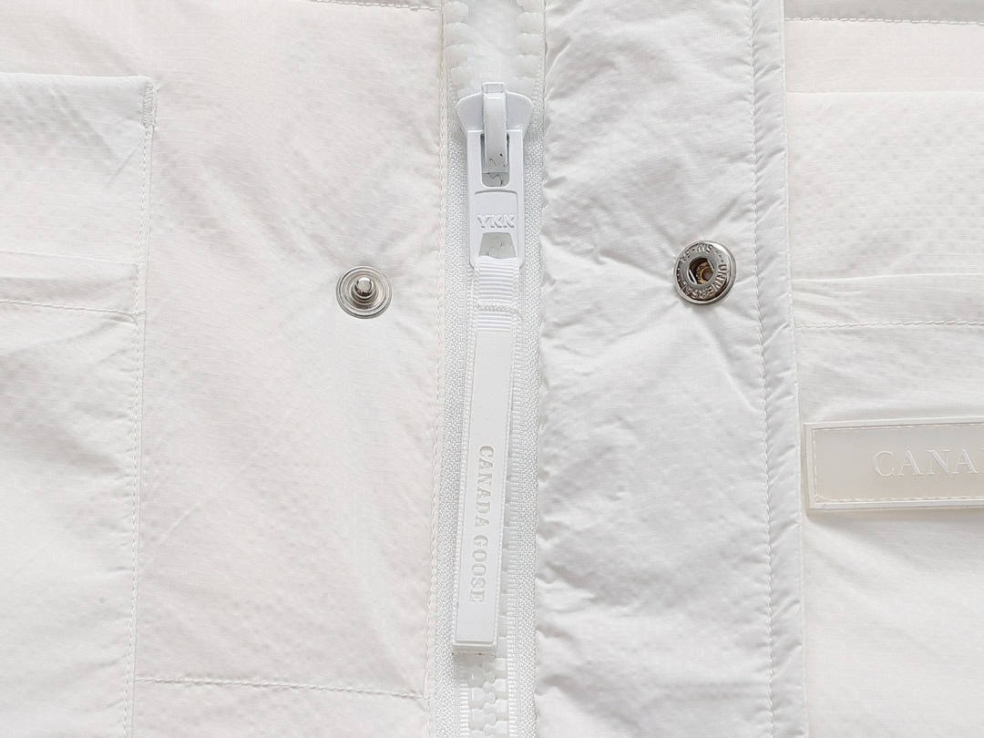 CANADA GOOSE WHITE VEST – CN33