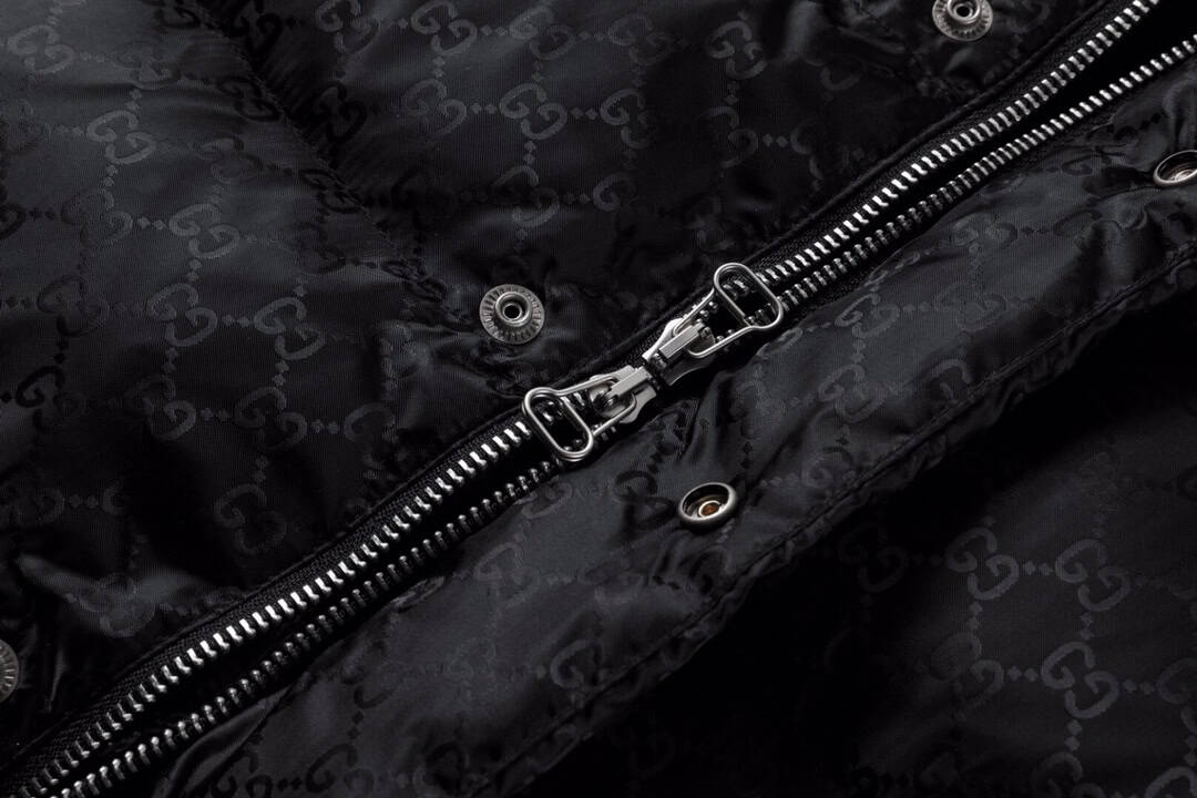 GUCCI Nylon Jacquard With Web Black Coat – GCJ048