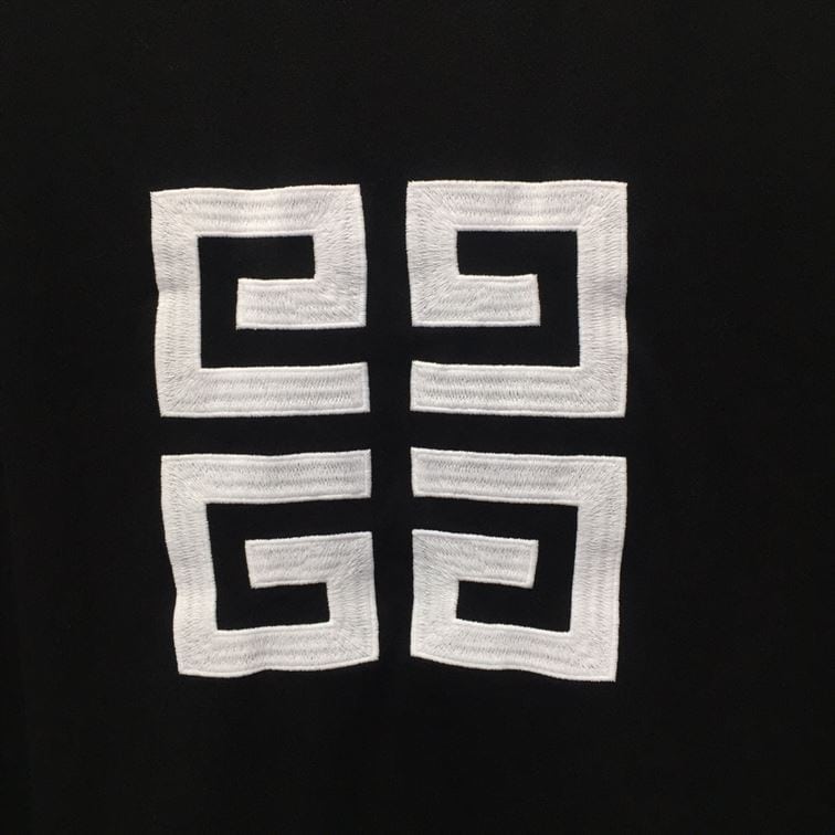 GIVENCHY 4G EMBROIDERED SLIM FIT T-SHIRT IN BLACK – GTS005