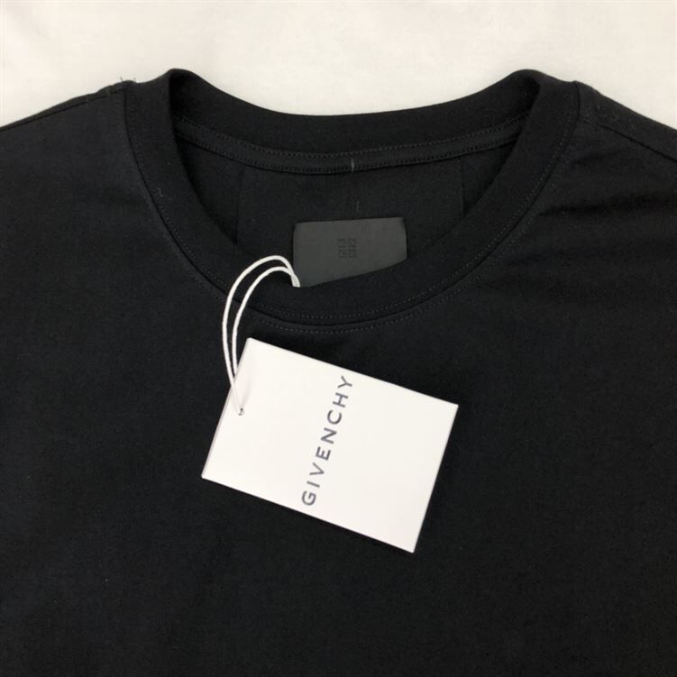 GIVENCHY REVERSE OVERSIZED T-SHIRT IN BLACK – GTS008