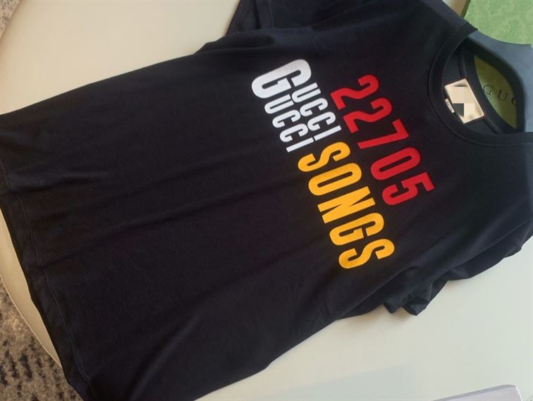 GUCCI ‘22705’ GUCCI SONGS’ PRINT T-SHIRT BLACK – GGS034