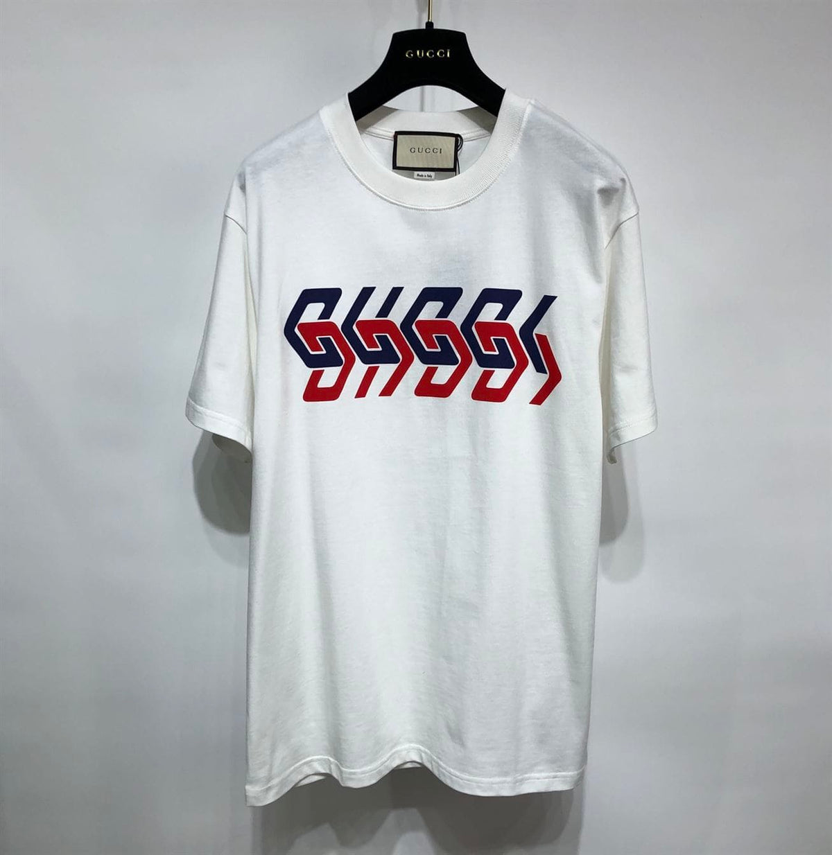 GUCCI COTTON JERSEY T-SHIRT WITH GUCCI MIRROR PRINT – GGS016