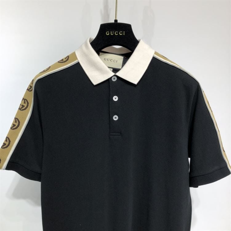 GUCCI POLO WITH INTERLOCKING G STRIPE – GGS015