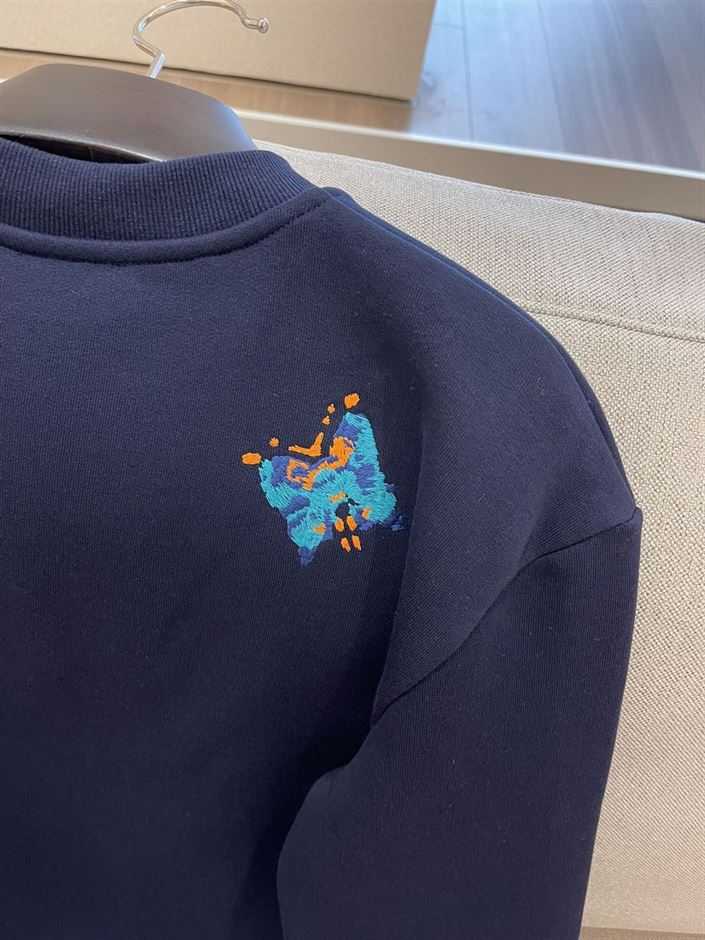 LOUIS VUITTON BUTTERFLIES CREWNECK SWEATSHIRT – LVH039