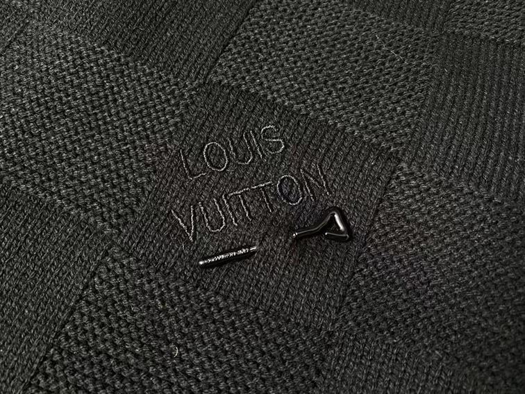 LOUIS VUITTON DAMIER STITCH CREWNECK – LVH044