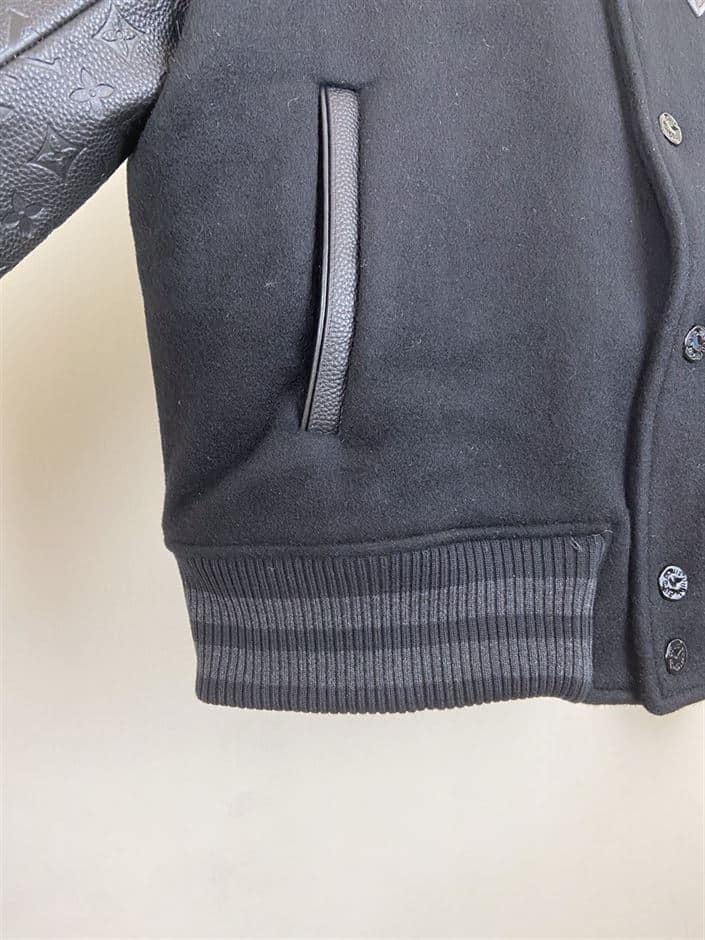 LOUIS VUITTON EMBOSSED LEATHER AND WOOL BLOUSON – LVC029