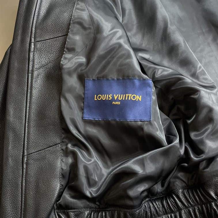 LOUIS VUITTON FREQUENCY CHIC LEATHER BLOUSON – LVC030