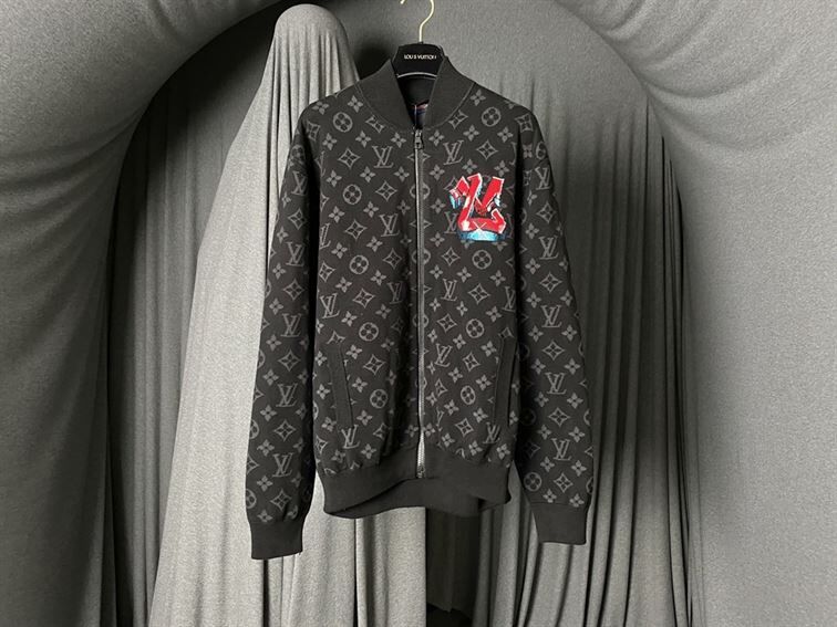 LOUIS VUITTON GRAFFITI ZIPPED BLOUSON – LVC033