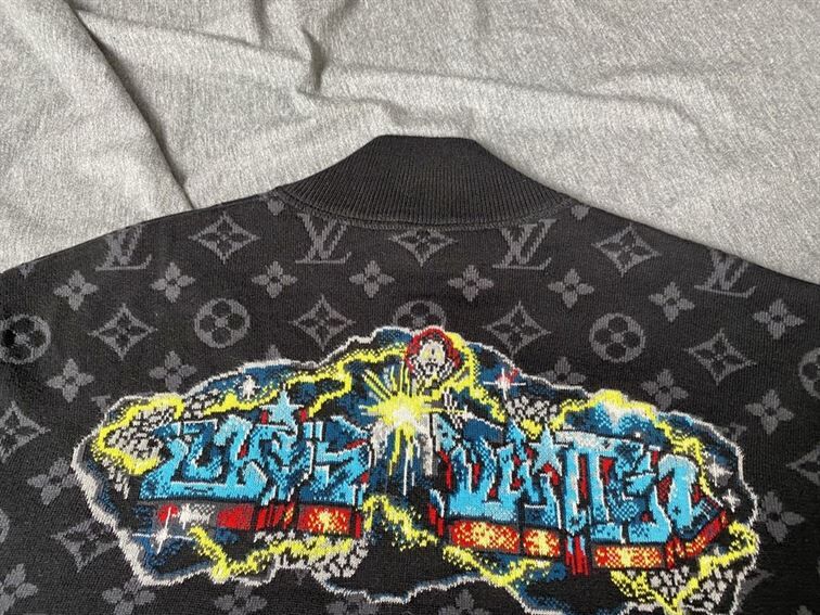 LOUIS VUITTON GRAFFITI ZIPPED BLOUSON – LVC033