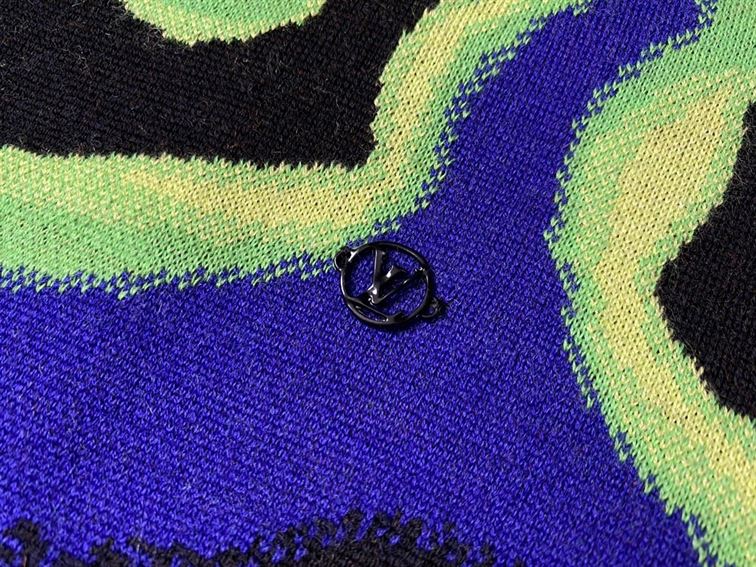 LOUIS VUITTON GRAPHIC CREWNECK – LVH043