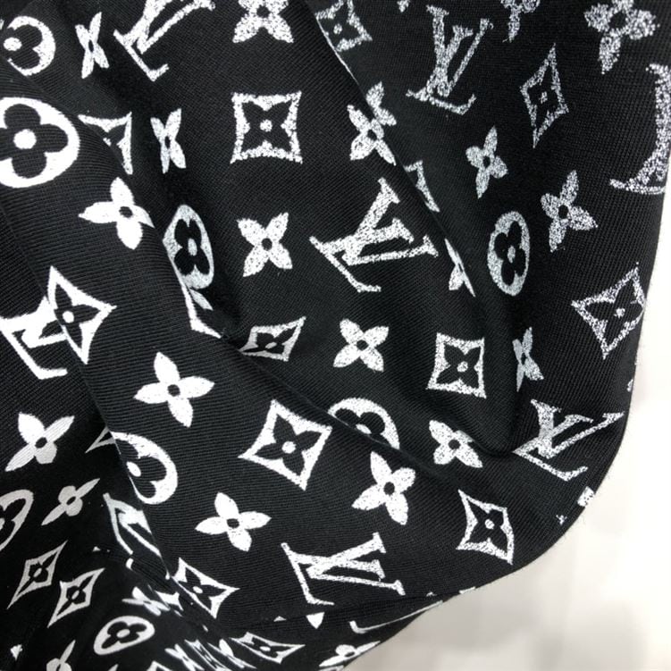 LOUIS VUITTON LVSE MONOGRAM GRADIENT T-SHIRT – LVTS054