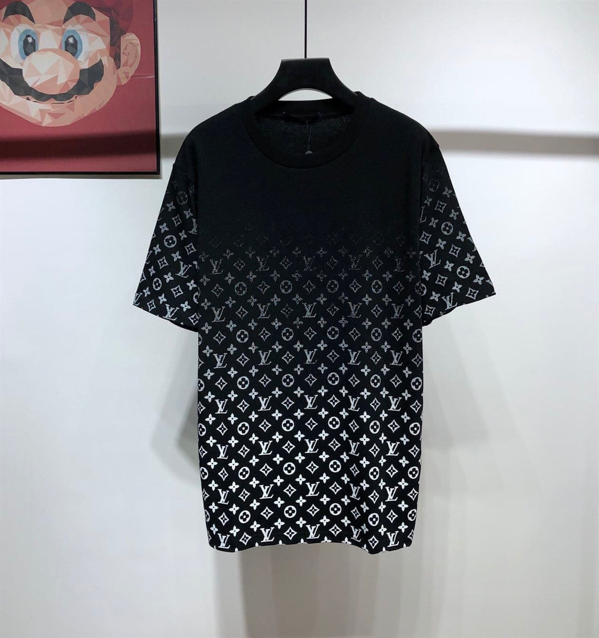 LOUIS VUITTON LVSE MONOGRAM GRADIENT T-SHIRT – LVTS054