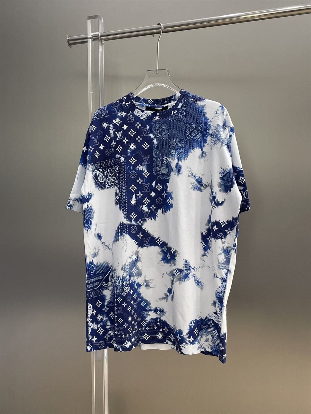 LOUIS VUITTON MONOGRAM BANDANA PRINTED T-SHIRT BLUE WHITE – LVTS045
