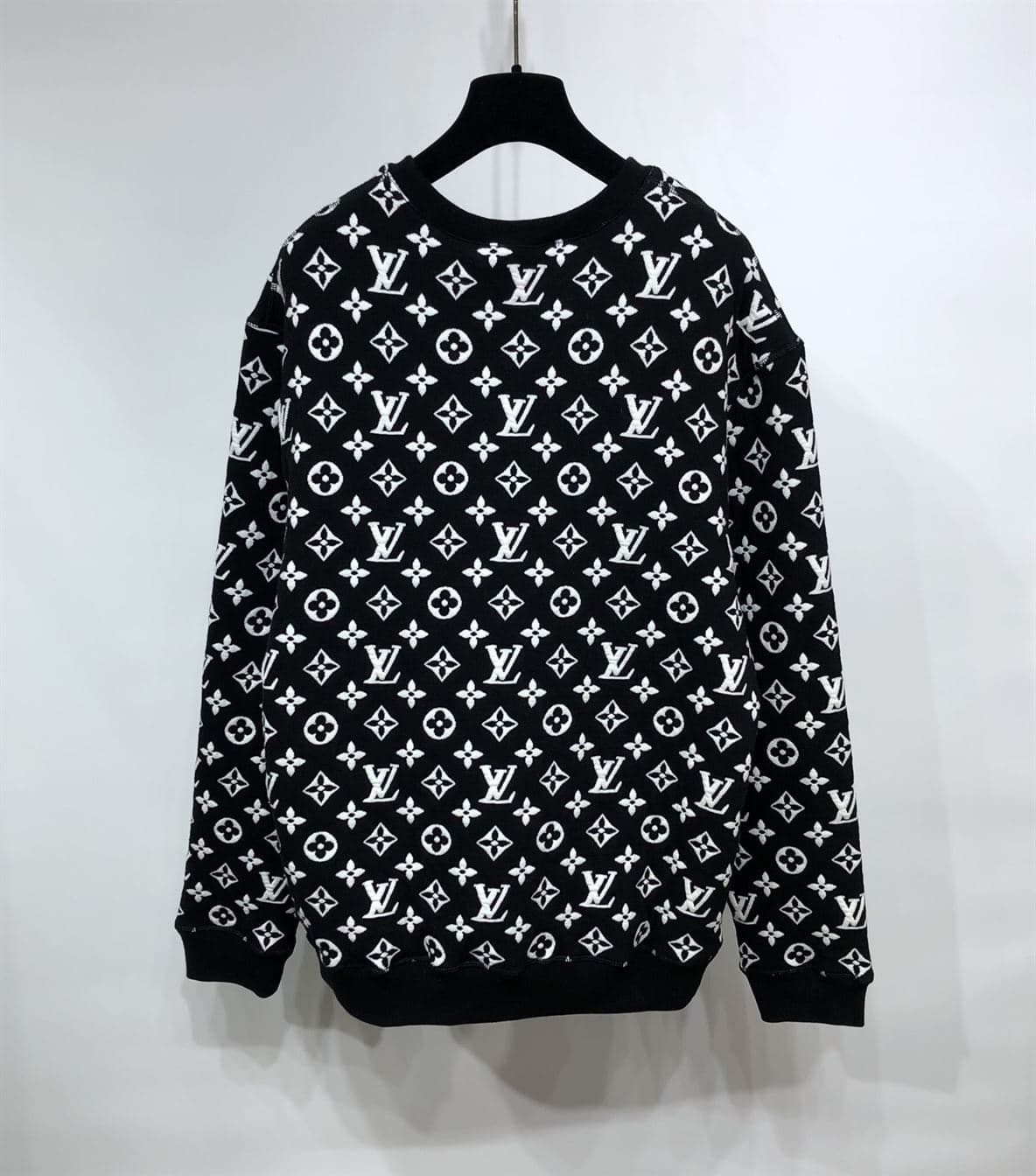 LOUIS VUITTON MONOGRAM BLACK & WHITE SWEATSHIRT – LVH007